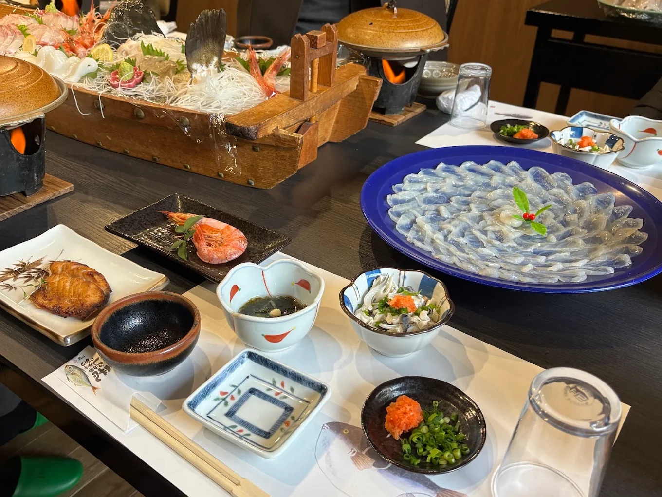 福井の食べきれない料理がすごい・豪華すぎる料理がわかる「ふぐ料理の宿 さいば」の料理写真