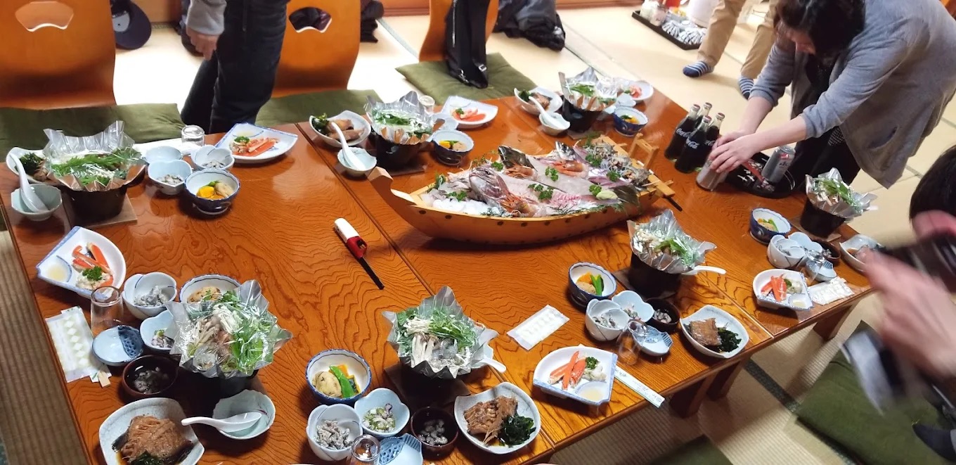 福井の食べきれない料理がすごい・豪華すぎる料理がわかる「漁師の宿 村上」の料理写真