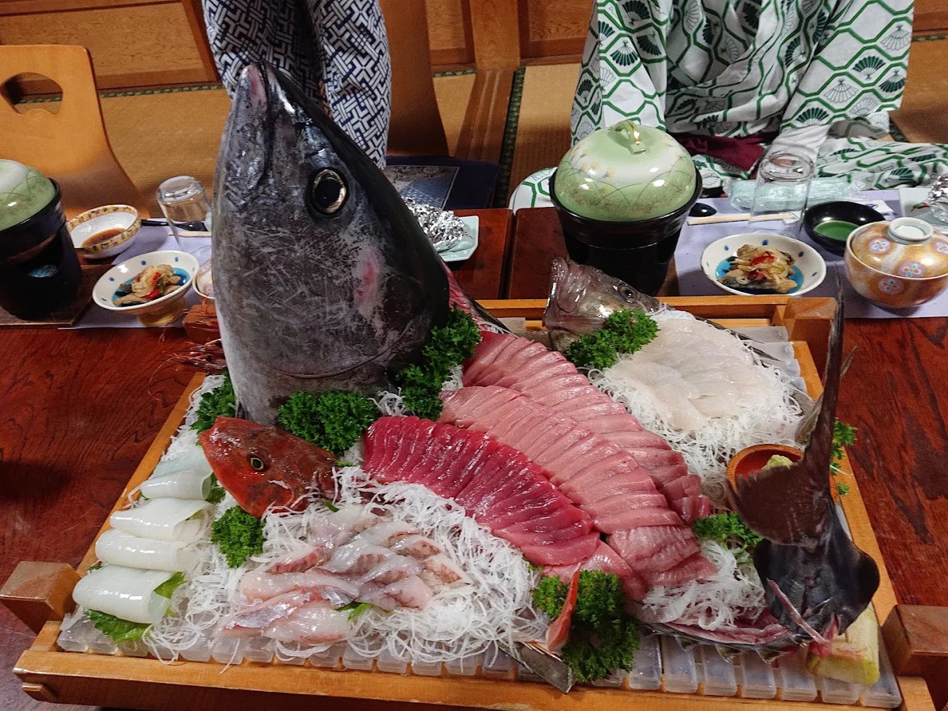 福井の食べきれない料理がすごい・豪華すぎる料理がわかる「若狭漁師の宿 まごや」の料理写真